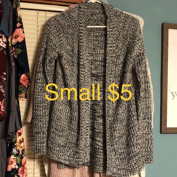 Tops and bottoms - Picture 4 of 15